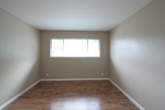 2220 Lake Rd in Belmont, CA - Building Photo - Building Photo