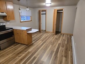 401 Main St, Unit 401-2S in Kewaskum, WI - Foto de edificio - Building Photo