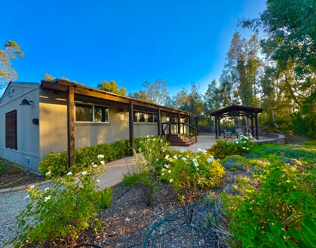 property at 35635 Glenoaks Rd