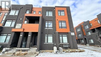 370 Red Maple Rd in Richmond Hill, ON - Building Photo