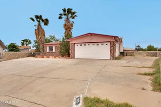 1529 Babe Hiskey Ln in El Paso, TX - Building Photo - Building Photo