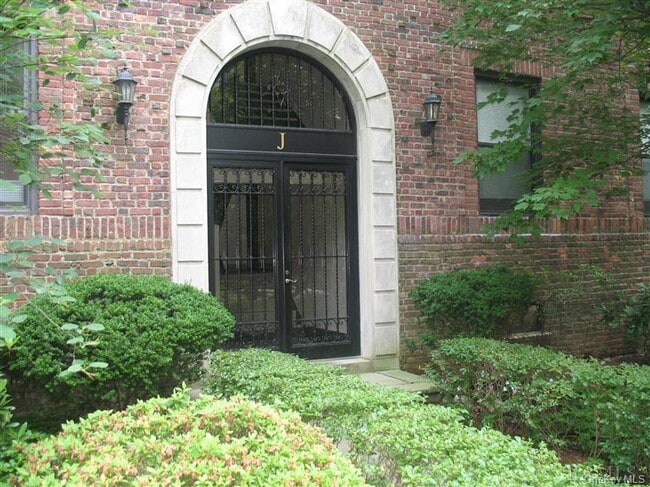 64 Sagamore Rd in Bronxville, NY - Building Photo - Building Photo