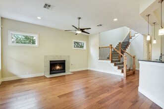 910 Romeria Dr in Austin, TX - Building Photo - Building Photo