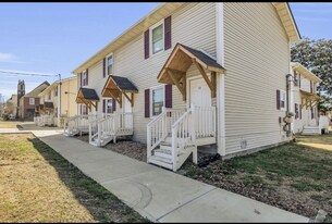 219 W Flower St in Pulaski, TN - Building Photo