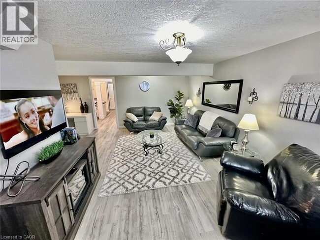 226 Scott Rd in Cambridge, ON - Building Photo - Building Photo