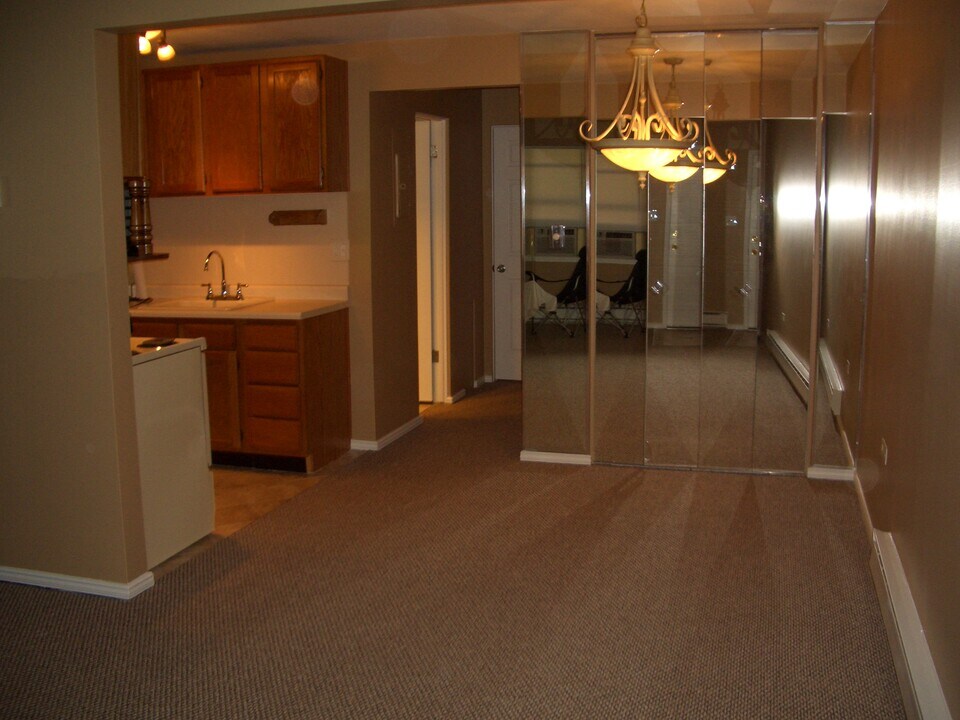 8811 Schneider Ave, Unit 23 in Highland, IN - Building Photo