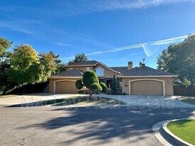 5711 W Linda Ln in Chandler, AZ - Building Photo