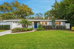 1826 Pineview Cir in Winter Park, FL - Building Photo