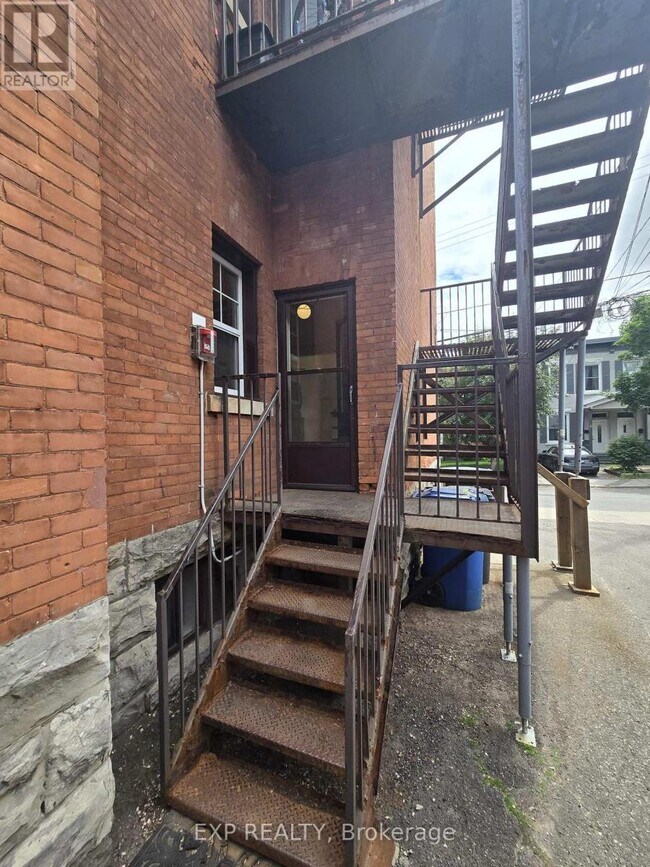 453-453 Lewis St in Ottawa, ON - Building Photo - Building Photo