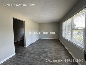1270 Alexandria Dr in Lexington, KY - Building Photo - Building Photo