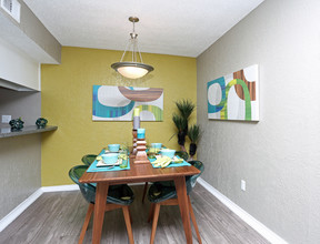 Sundance Apartments in College Station, TX - Building Photo - Interior Photo