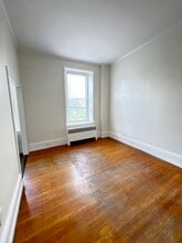 408 W Chelten Ave in Philadelphia, PA - Building Photo - Building Photo