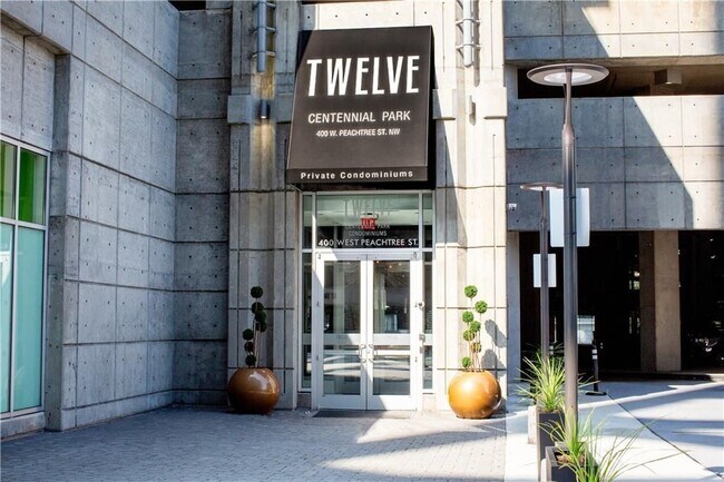400 W Peachtree St NW in Atlanta, GA - Building Photo - Building Photo