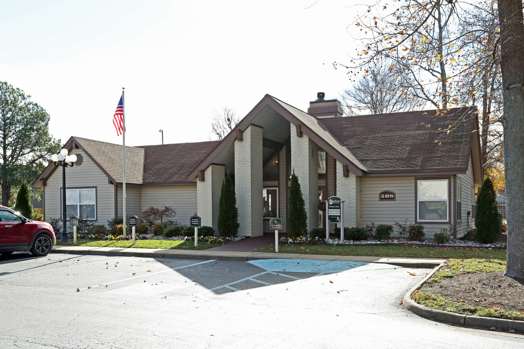 Woodbriar Apartments in Chesapeake, VA - Building Photo