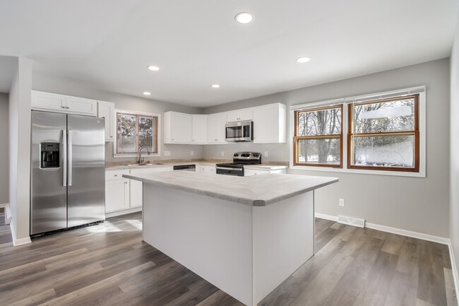 property at W127N12303 Knollwood Dr