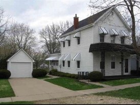 517 Livingston in East Dubuque, IL - Building Photo