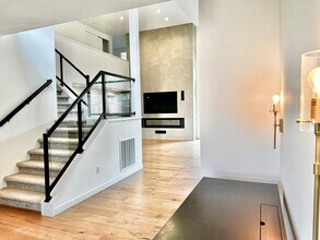 3720 136th Ave SE in Bellevue, WA - Building Photo - Building Photo