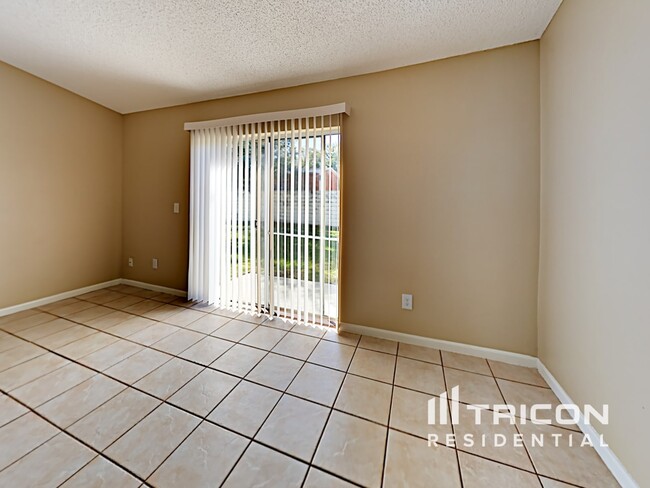 1166 Tyler Lake Cir in Orlando, FL - Building Photo - Building Photo