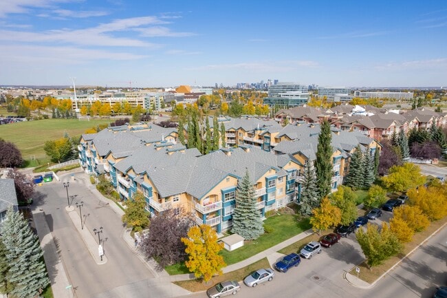 Laurel House At The Park in Calgary, AB - Building Photo - Building Photo