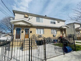 104-59 214th St in Queens, NY - Building Photo