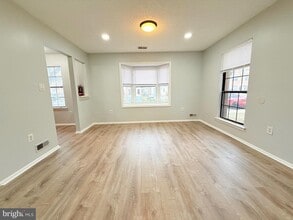 31 Drewes Ct in Trenton, NJ - Building Photo - Building Photo