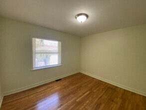 525 Green St in Durham, NC - Building Photo - Building Photo