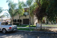 14228 Tiara St in Van Nuys, CA - Foto de edificio - Building Photo