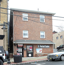 414 Hackensack St in Carlstadt, NJ - Building Photo - Building Photo