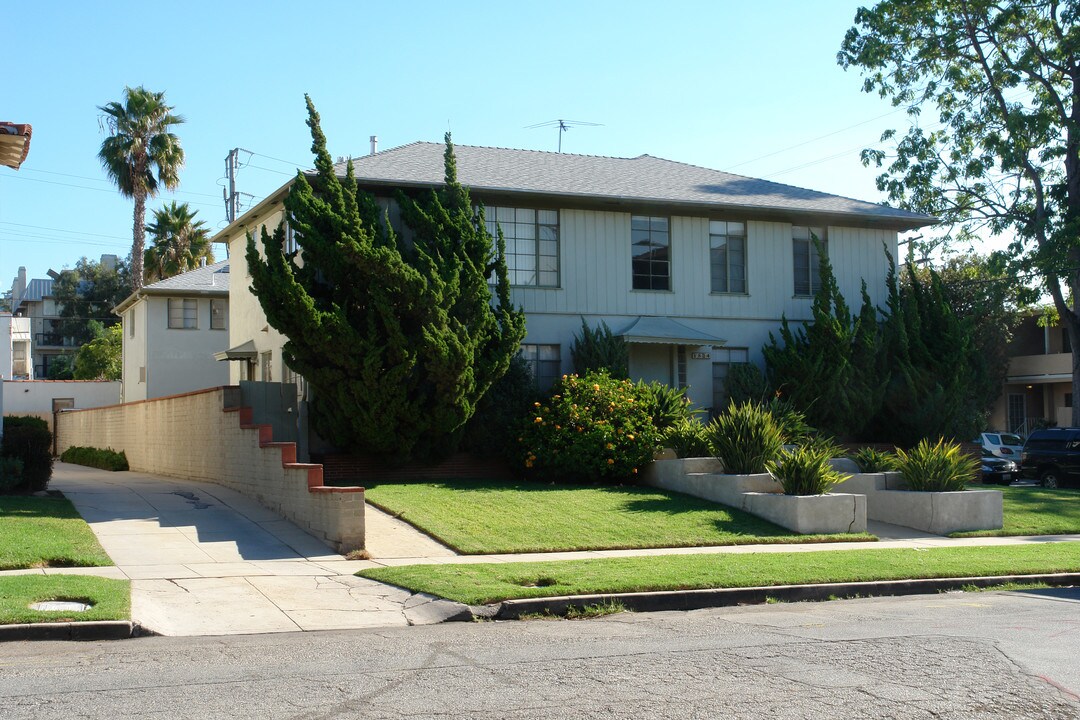 10751 Missouri Ave in Los Angeles, CA - Building Photo