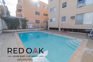 970 Menlo Ave in Los Angeles, CA - Building Photo