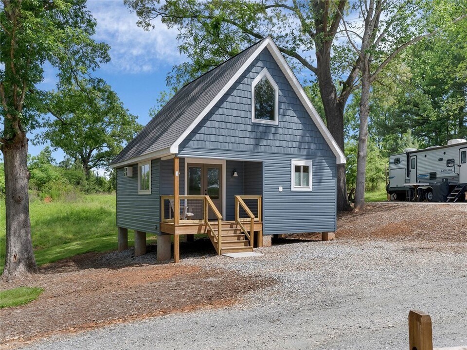 751 Sawgrass Cir in Salem, SC - Building Photo
