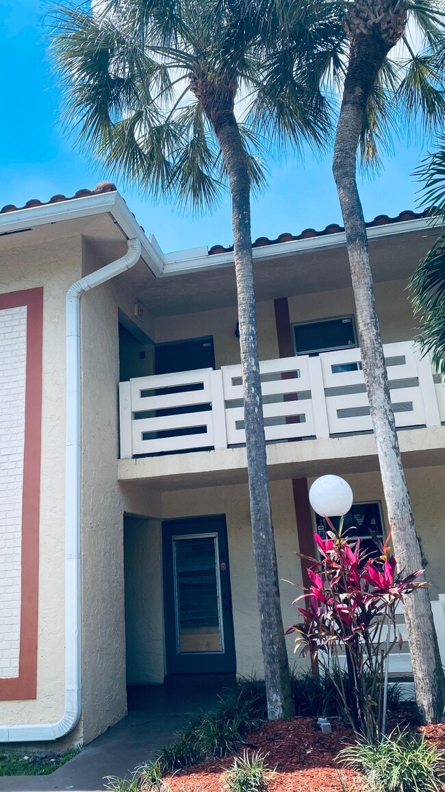 3276 NW 102nd Ter, Unit 201-E in Coral Springs, FL - Building Photo - Building Photo