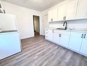 24 Murray St in Chatham, ON - Building Photo - Building Photo