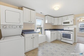 194 Cherry St in Milford, CT - Building Photo - Building Photo