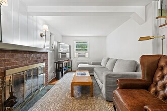 43 Camp Ave in Darien, CT - Building Photo - Building Photo