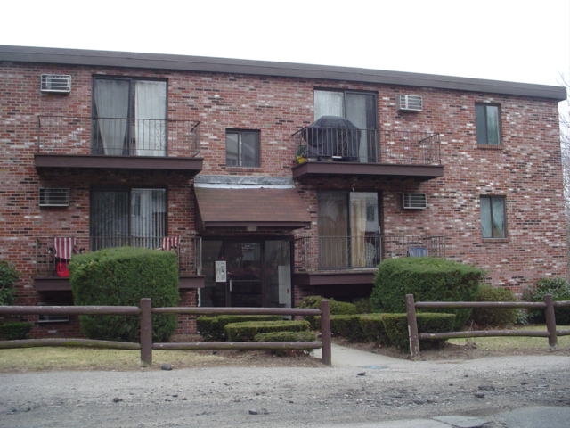 Patricia Maureen in Quincy, MA - Foto de edificio - Building Photo