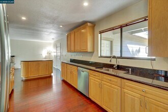 25 St Julie Ct in Pleasant Hill, CA - Building Photo - Building Photo