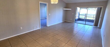 136 Pine Island Cir in Kissimmee, FL - Building Photo - Building Photo