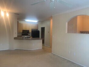 10103 Courtney Oaks Cir in Tampa, FL - Building Photo - Building Photo