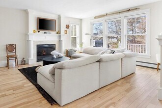 110 Clamshell Cove Rd in Barnstable, MA - Building Photo - Building Photo