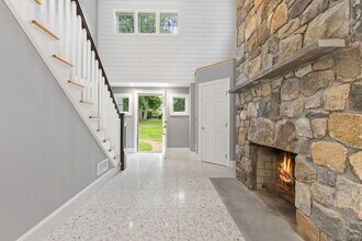 219 Skyview Ln in New Canaan, CT - Building Photo - Building Photo