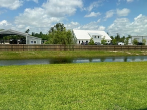 1745 Jakes Dr in Panama City, FL - Building Photo - Building Photo
