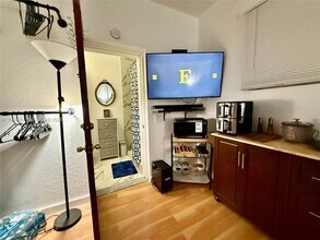 17840 NE 6th Ct in Miami, FL - Building Photo - Building Photo