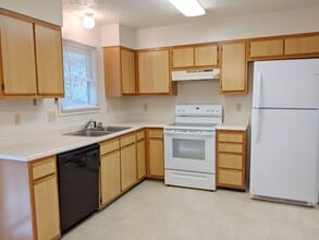 WESTPLEX - AVAILABLE AUGUST in Bloomington, IN - Foto de edificio - Building Photo