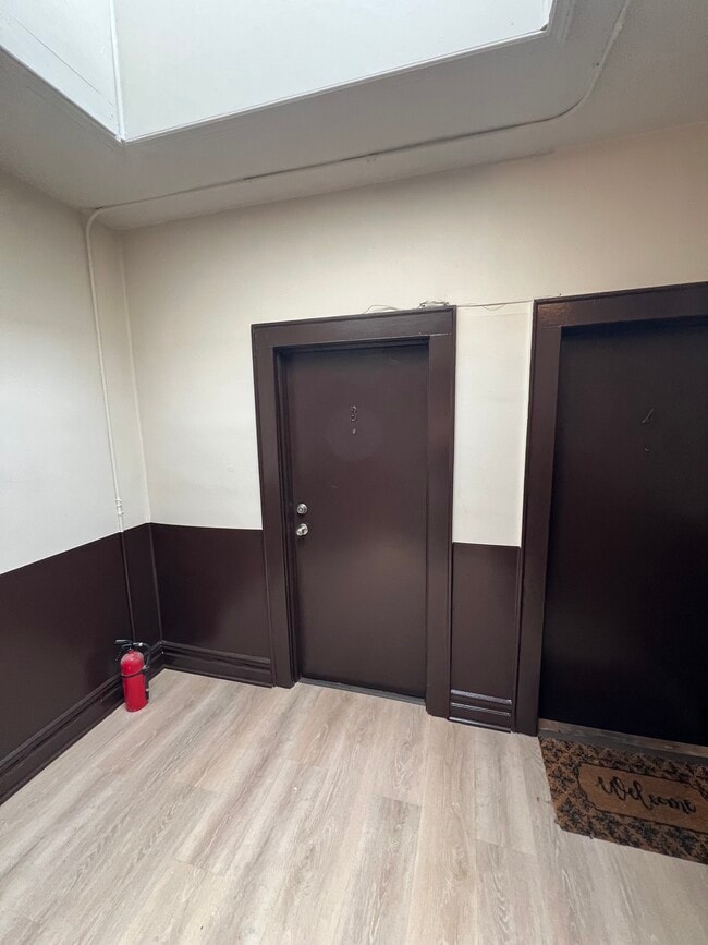 2 Ridgeway Ave, Unit Apt 3