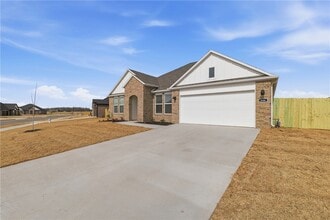 446 W Taverner Xing in Farmington, AR - Building Photo - Building Photo