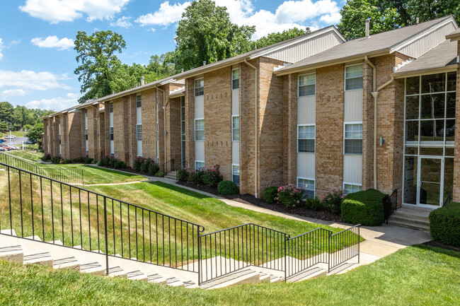 Bay Hills Apartments in Arnold, MD - Building Photo - Building Photo