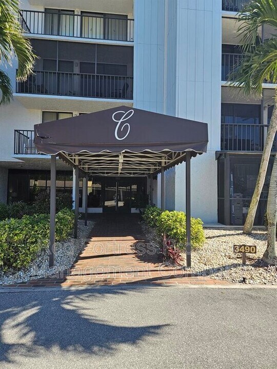 3490 N Key Dr in North Fort Myers, FL - Building Photo