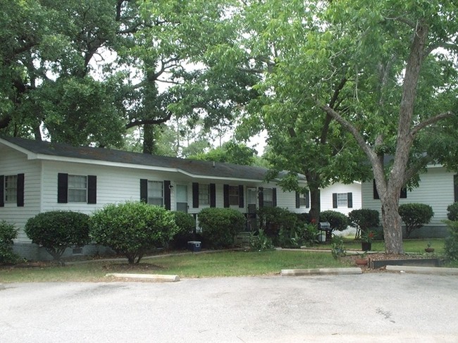 River Oaks Apartments