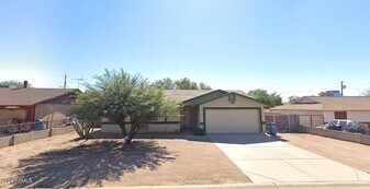 551 W 21st Ave in Apache Junction, AZ - Building Photo